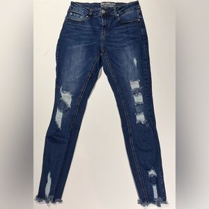 Distressed skinny jeans